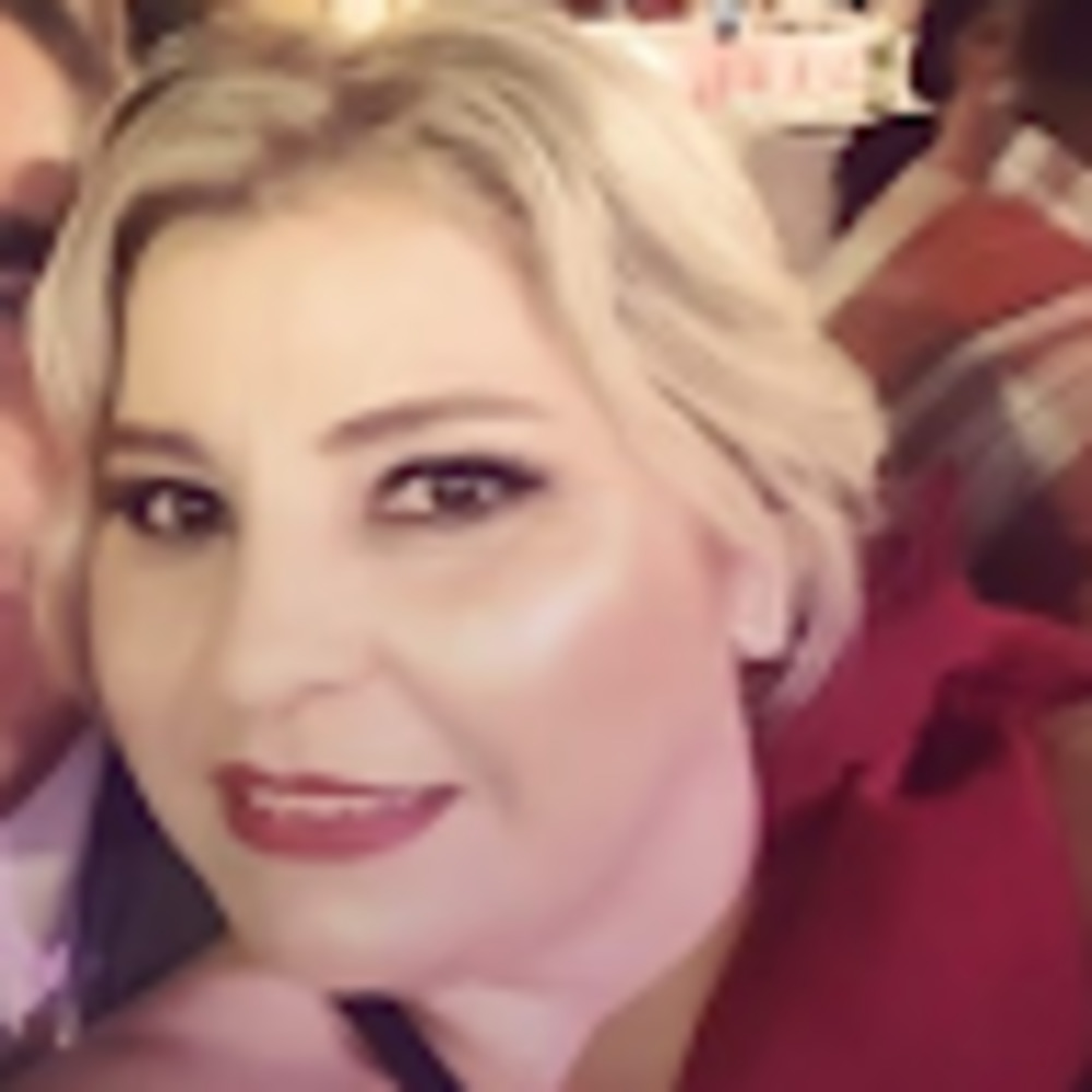 Meet your Posher, Zenia